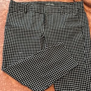 Black & White Old Navy Pixie Pants